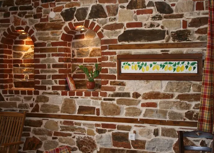 Alexis New Nyaraló Hriszí Amudiá